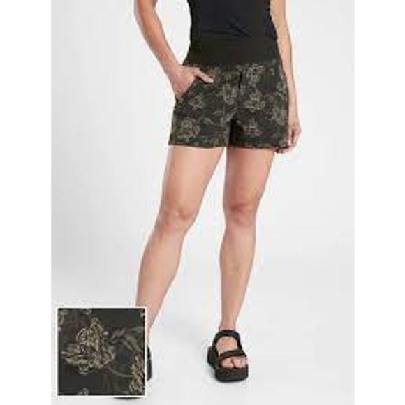 Athleta Trekkie North Short Womens PLUS Size 26 Firma Olive Green Black NWT - Picture 3 of 4